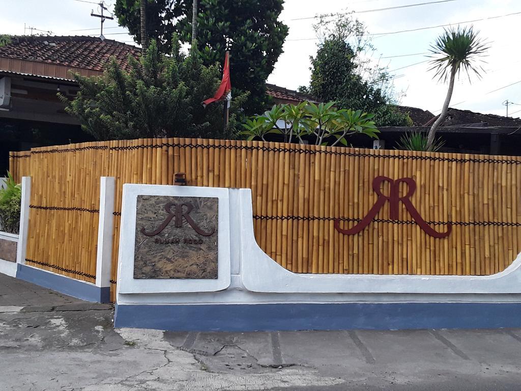 Rumah Roso Homestay يوغياكارتا المظهر الخارجي الصورة