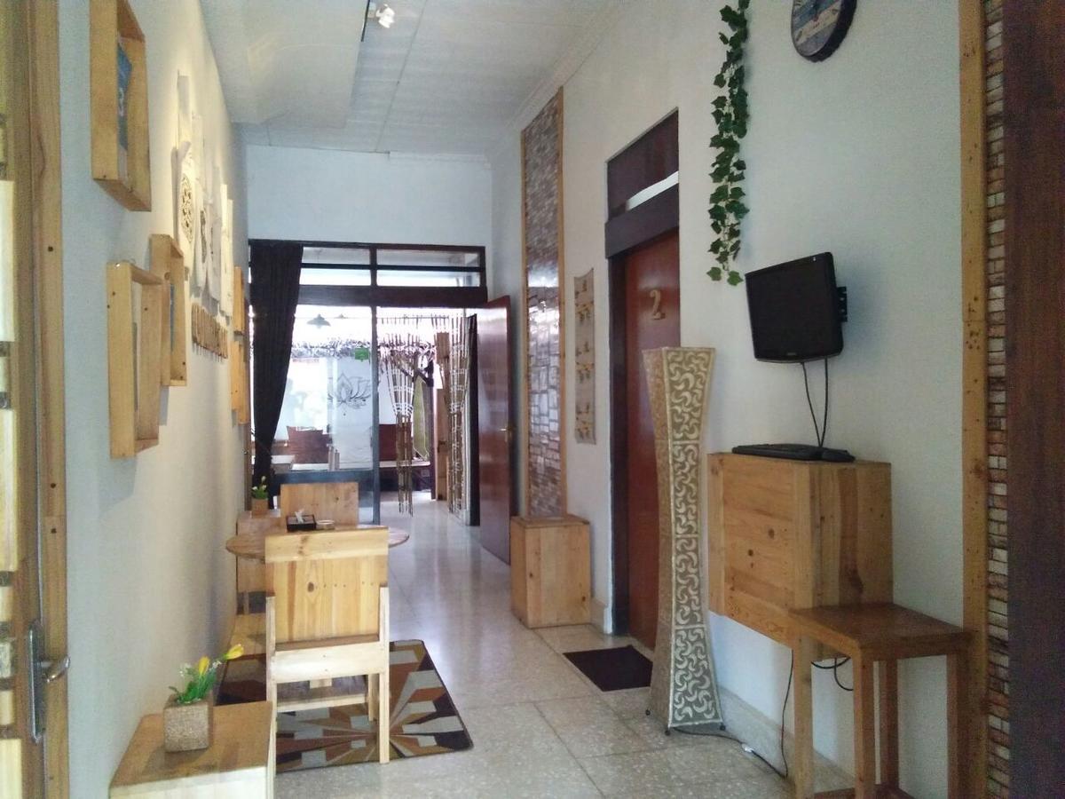 Rumah Roso Homestay يوغياكارتا المظهر الخارجي الصورة